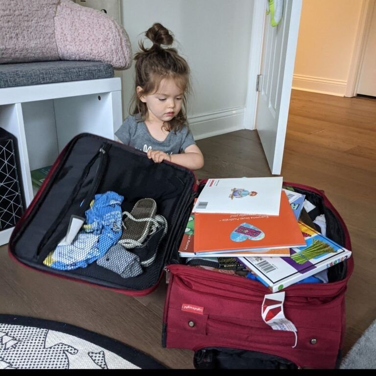 How to travel with kids - packing