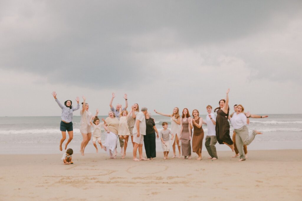Family portrait photos on the beach in Da Nang