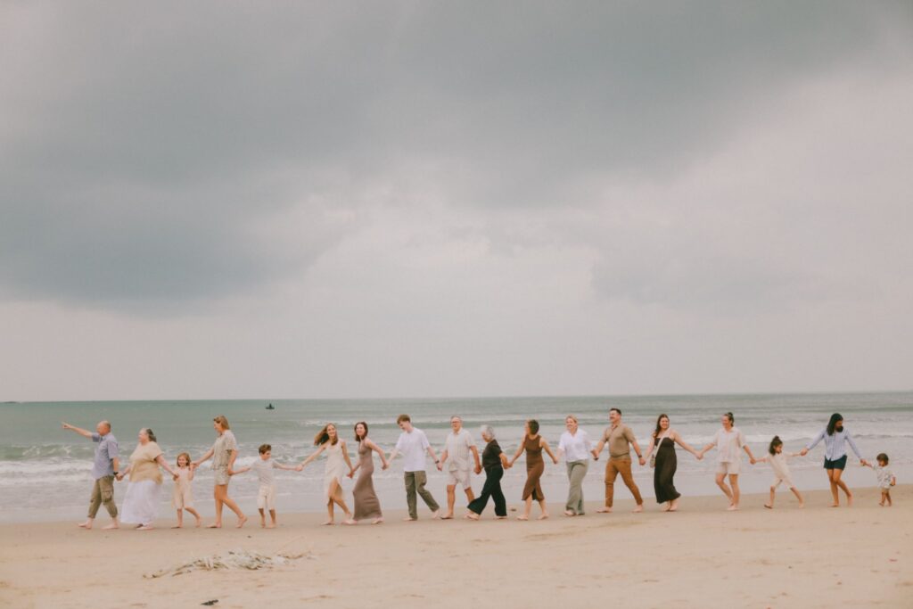 Family portrait photos on the beach in Da Nang