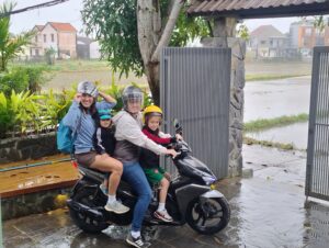 Family scooter ride in Hoi An